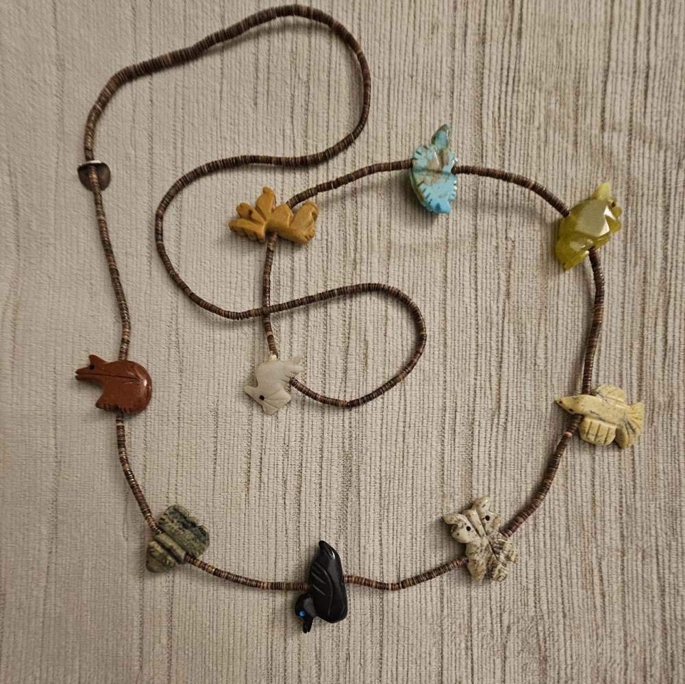 1980s Hand Carved Navajo Fetish Necklace by Navajo Artist Ron Upshaw